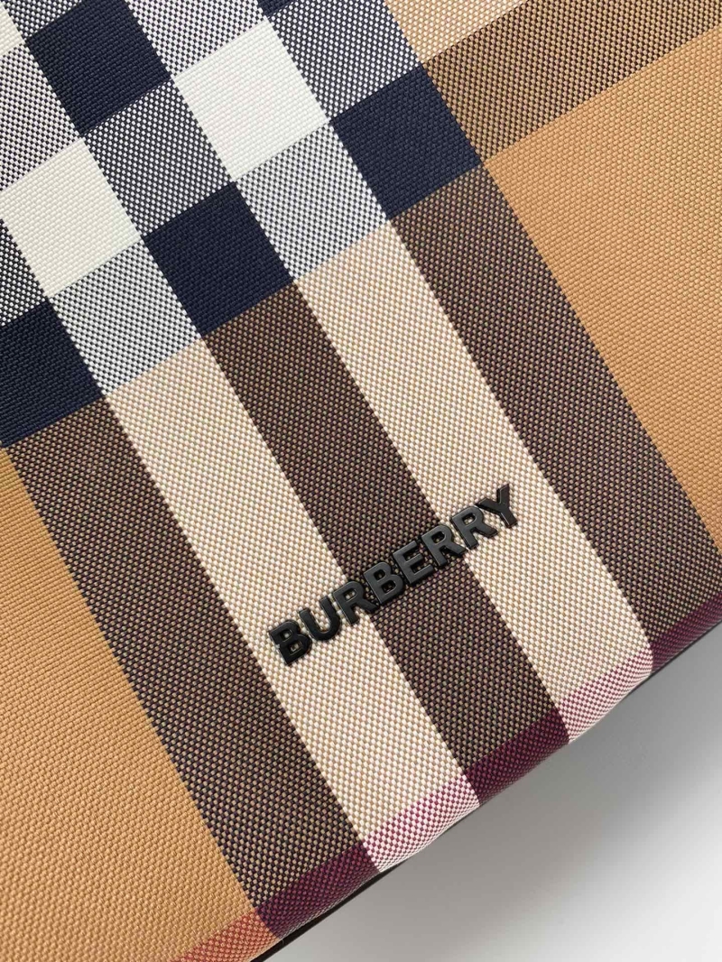 Bv*b*rry shopping bags